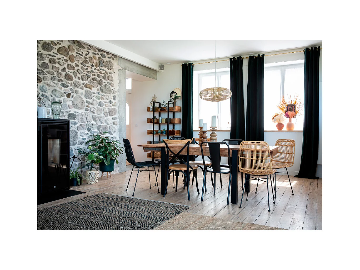 Chaises bistrot bois clair massif et métal noir (lot de 2) JAKE