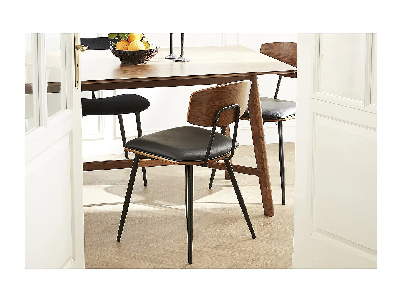 Sedie vintage in legno scuro noce sedute nero e metallo nero (set di 2) JOLINE