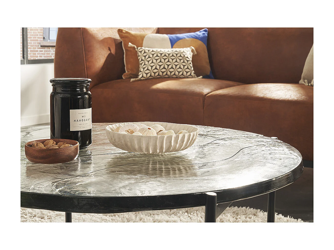 Mesa de centro redonda con doble tablero de cristal reciclado y metal negro 85 cm WELLE