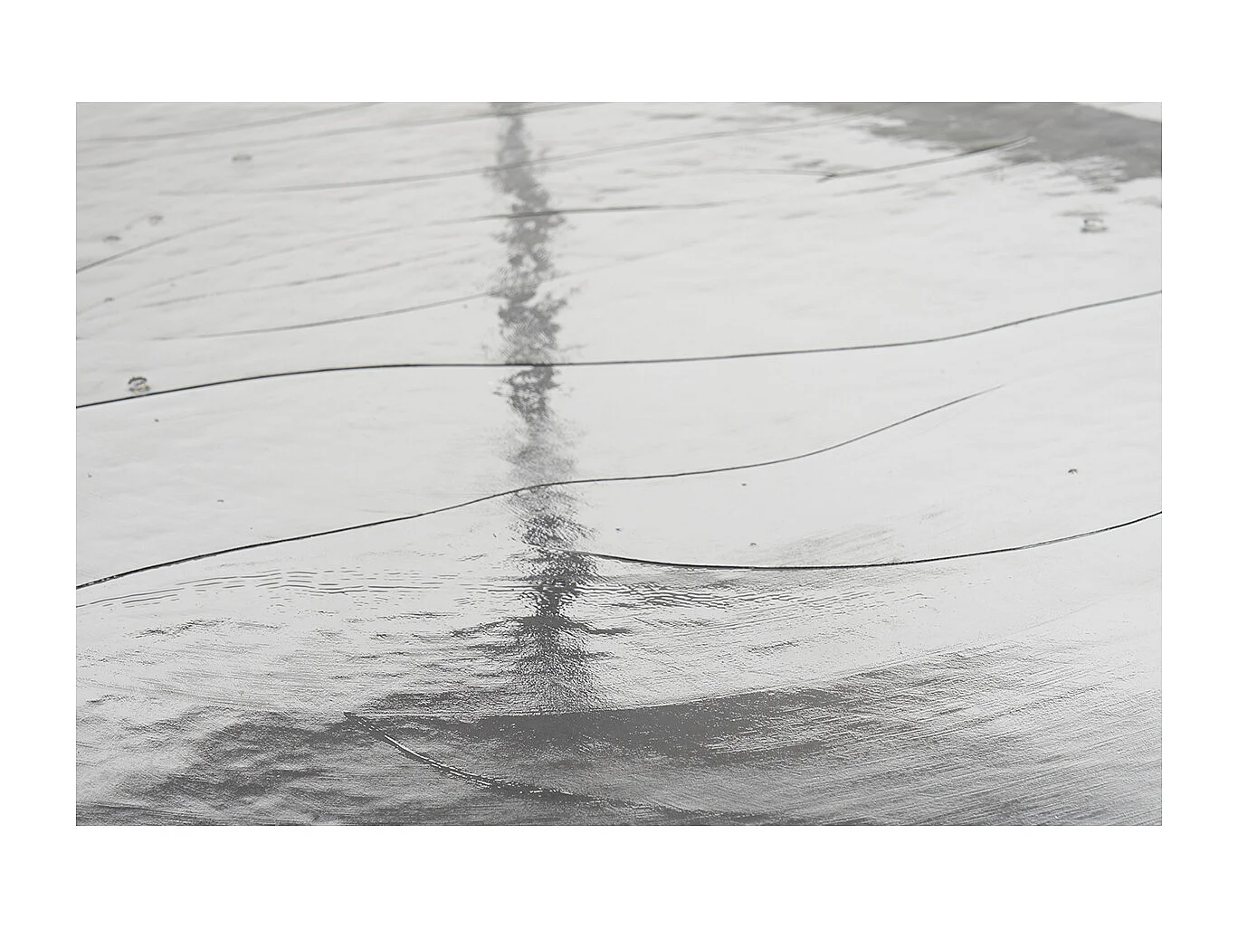 Mesa de centro redonda con doble tablero de cristal reciclado y metal negro 85 cm WELLE