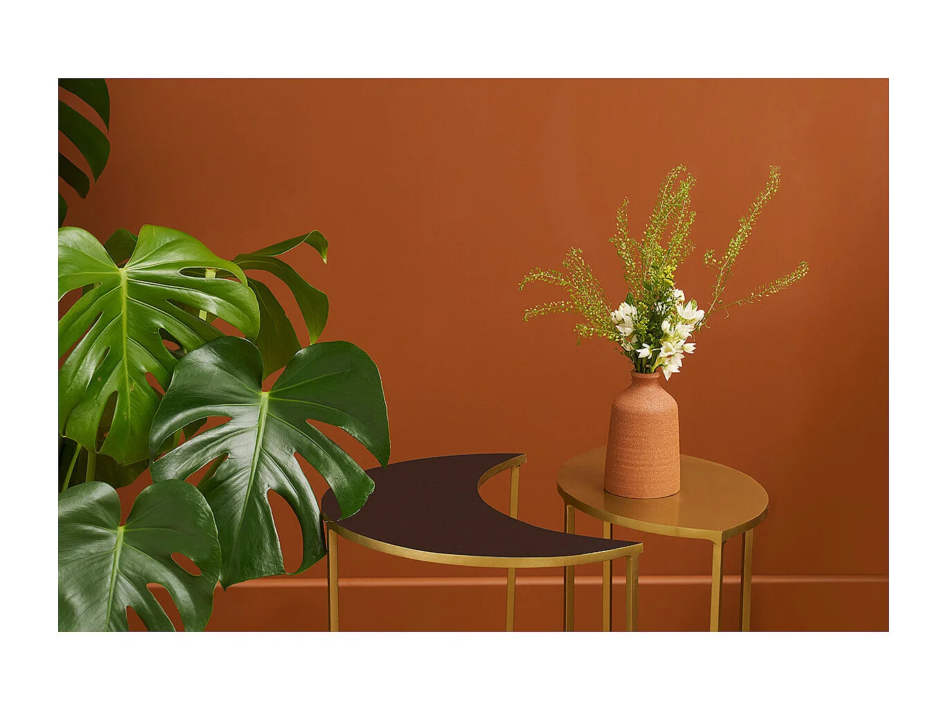 Beistelltisch aus schwarzem und goldfarben lackiertem Metall TOSCANE