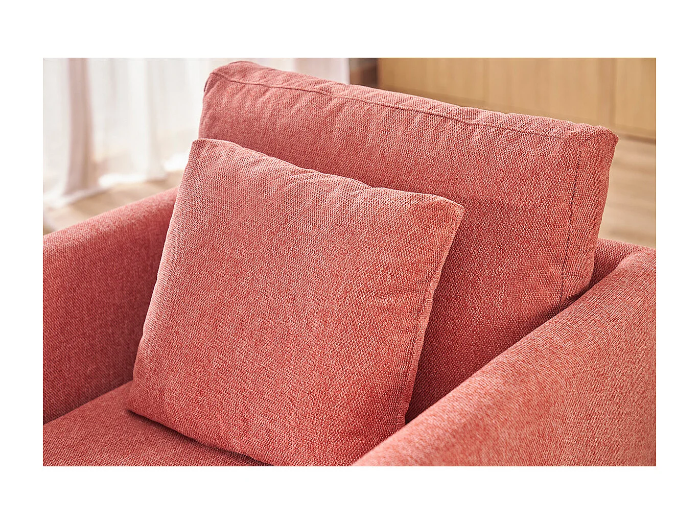 Sillón nórdico de tejido efecto aterciopelado texturizado terracota y madera clara OSLO