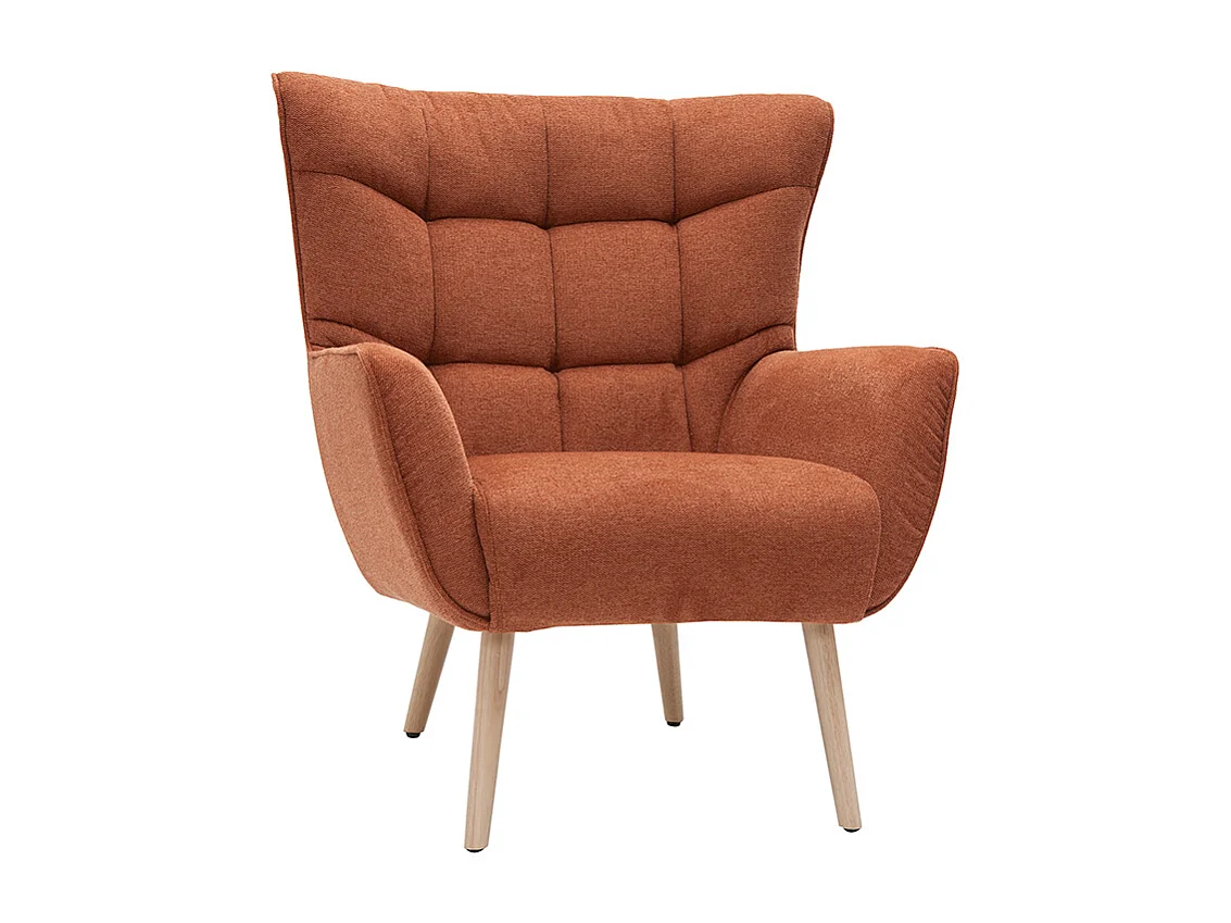 Sillón nórdico con tejido efecto aterciopelado texturizado terracota y madera de caucho maciza AVERY