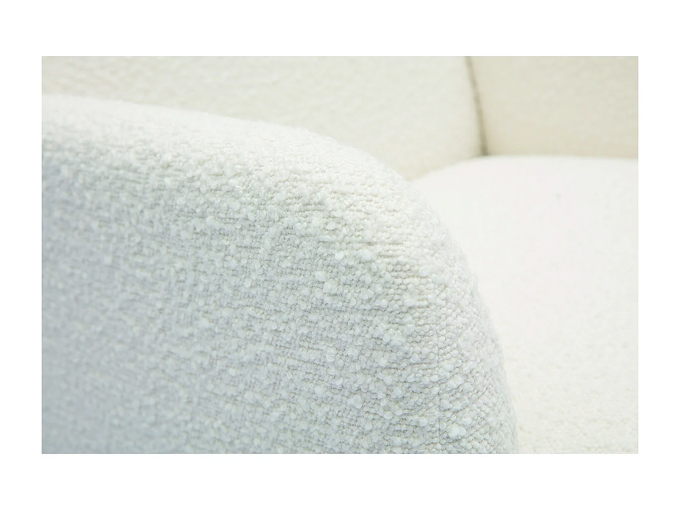 Fauteuil scandinave en tissu effet laine bouclée blanc cassé et bois clair ISKO