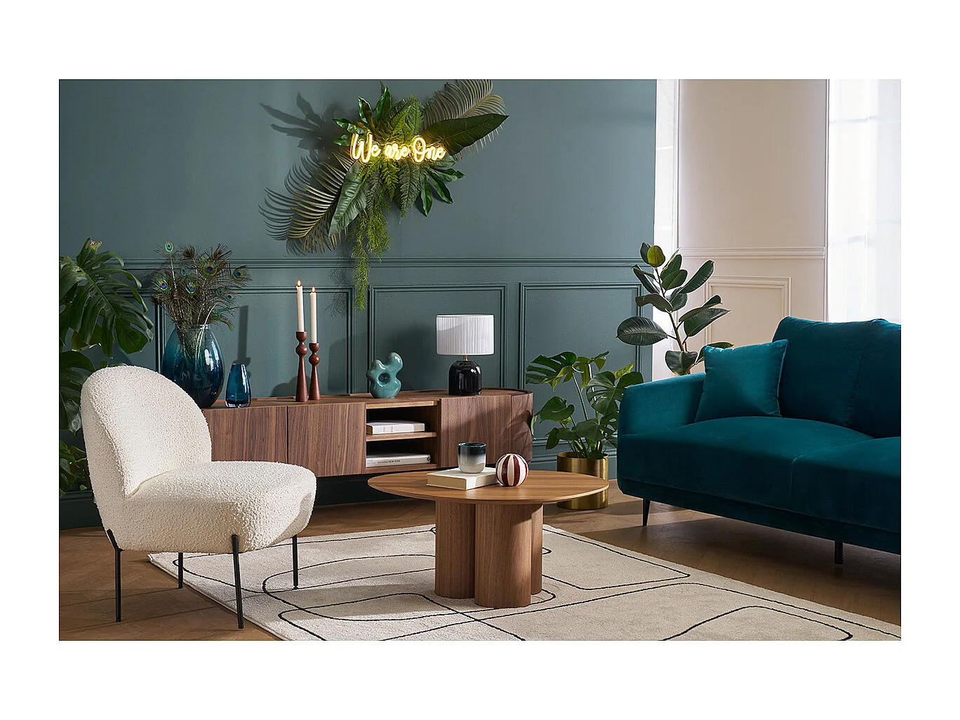 Fauteuil en tissu effet laine bouclée blanc et métal noir BELEY