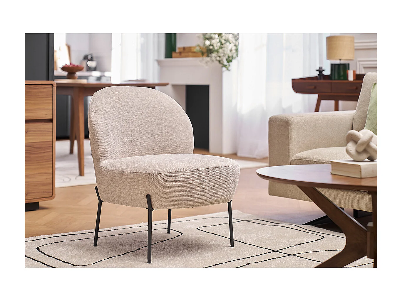 Sessel im beigen Samtdesign mit schwarzem Metall BELEY