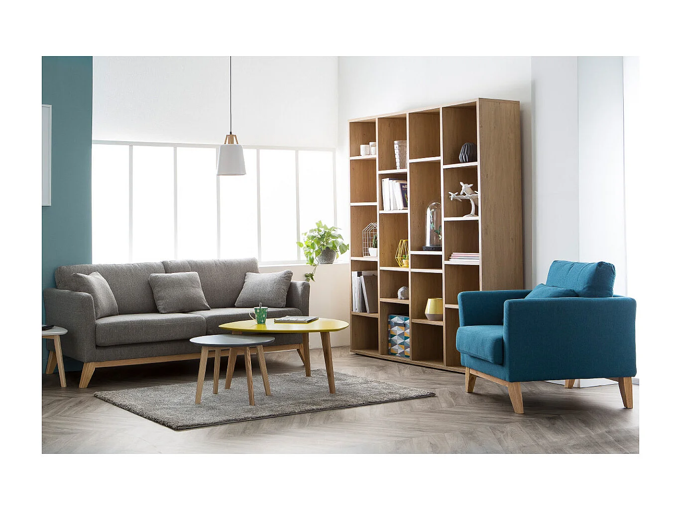 Poltrona scandinava grigio chiaro piedi in legno chiaro OSLO