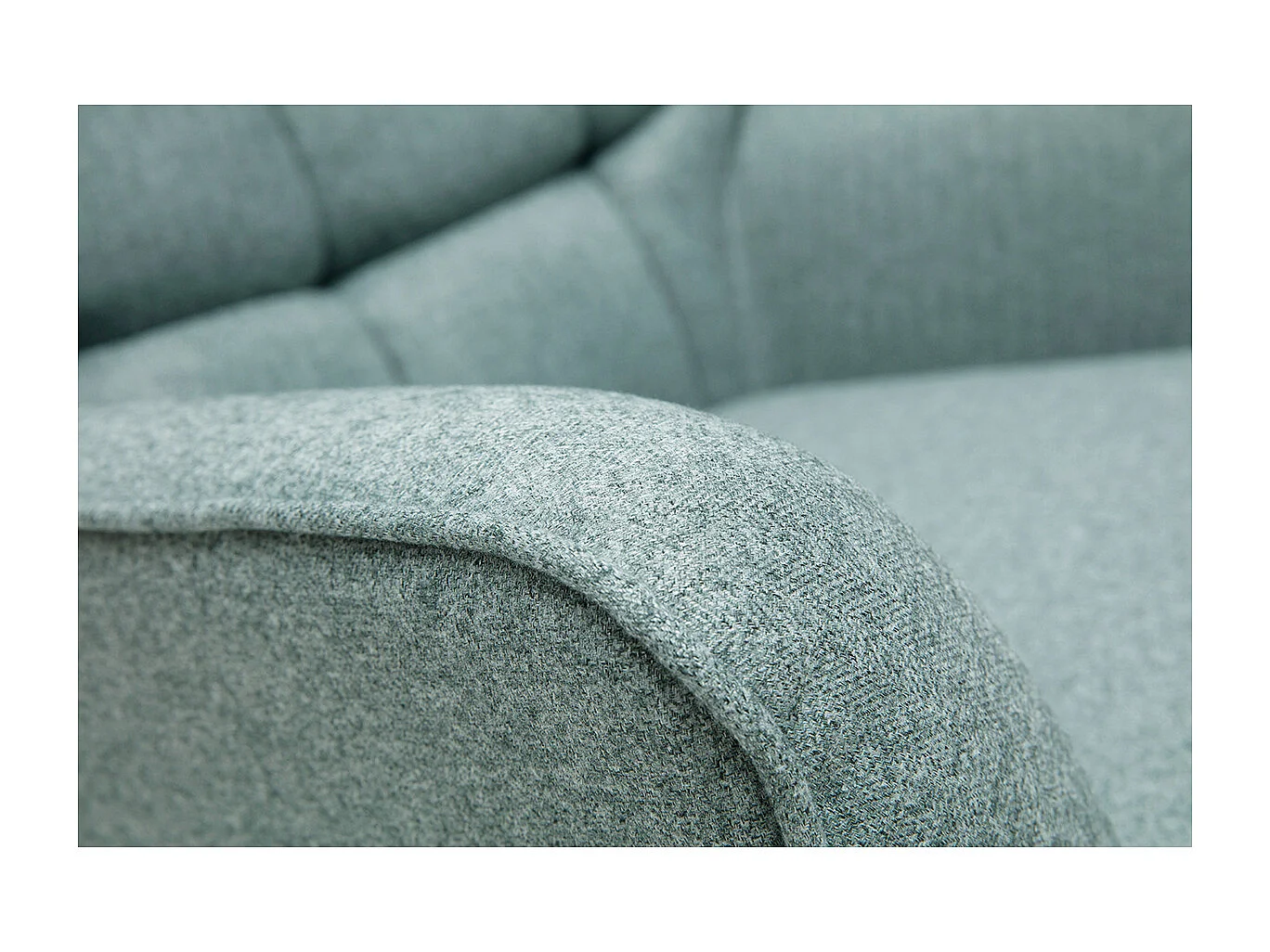 Sillón nórdico en tejido verde y madera AVERY