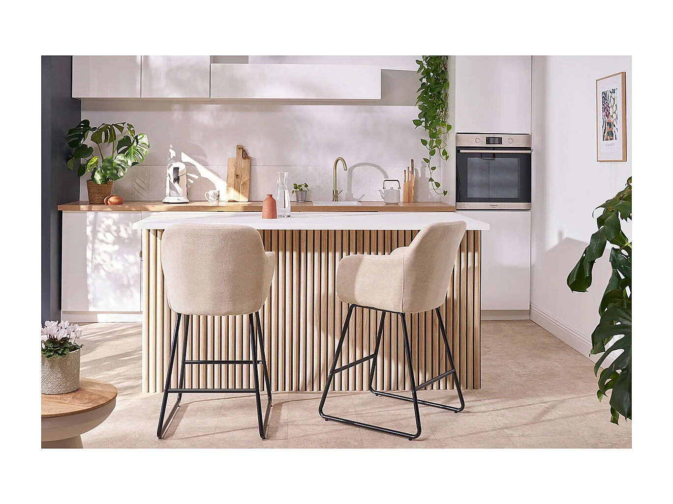 Tabourets de bar en tissu effet velours jaune moutarde H65 cm (lot de 2) AMIKA