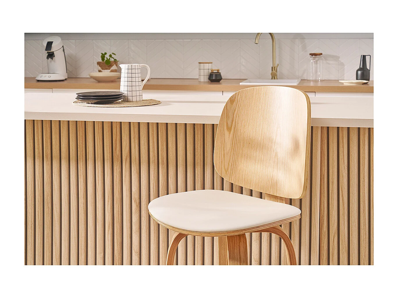 Set de 2 taburetes de cocina giratorios de diseño blanco y madera clara 66 cm BECK