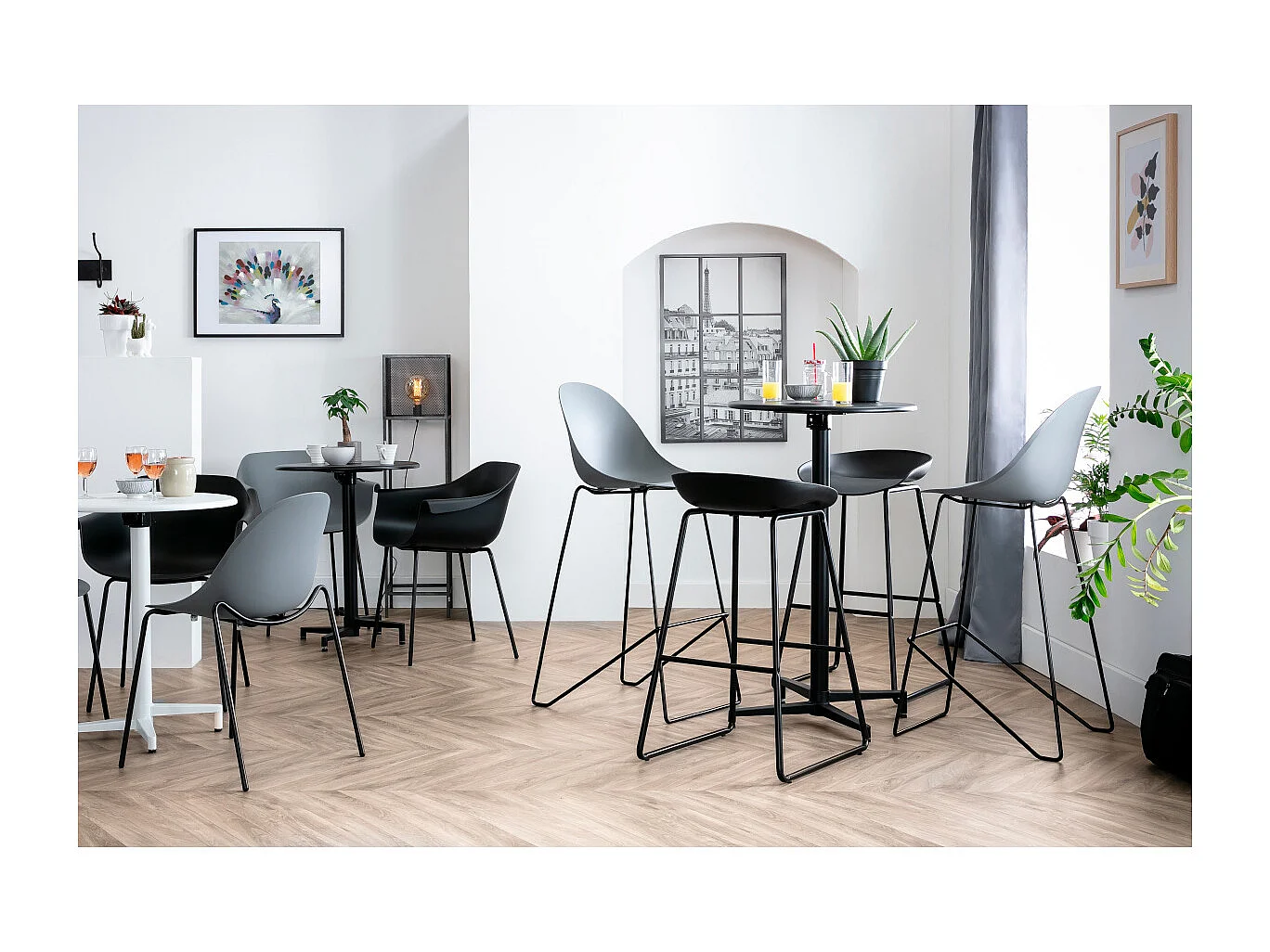 Taburetes de bar modernos negros con patas en metal (lote de 2) PEBBLE