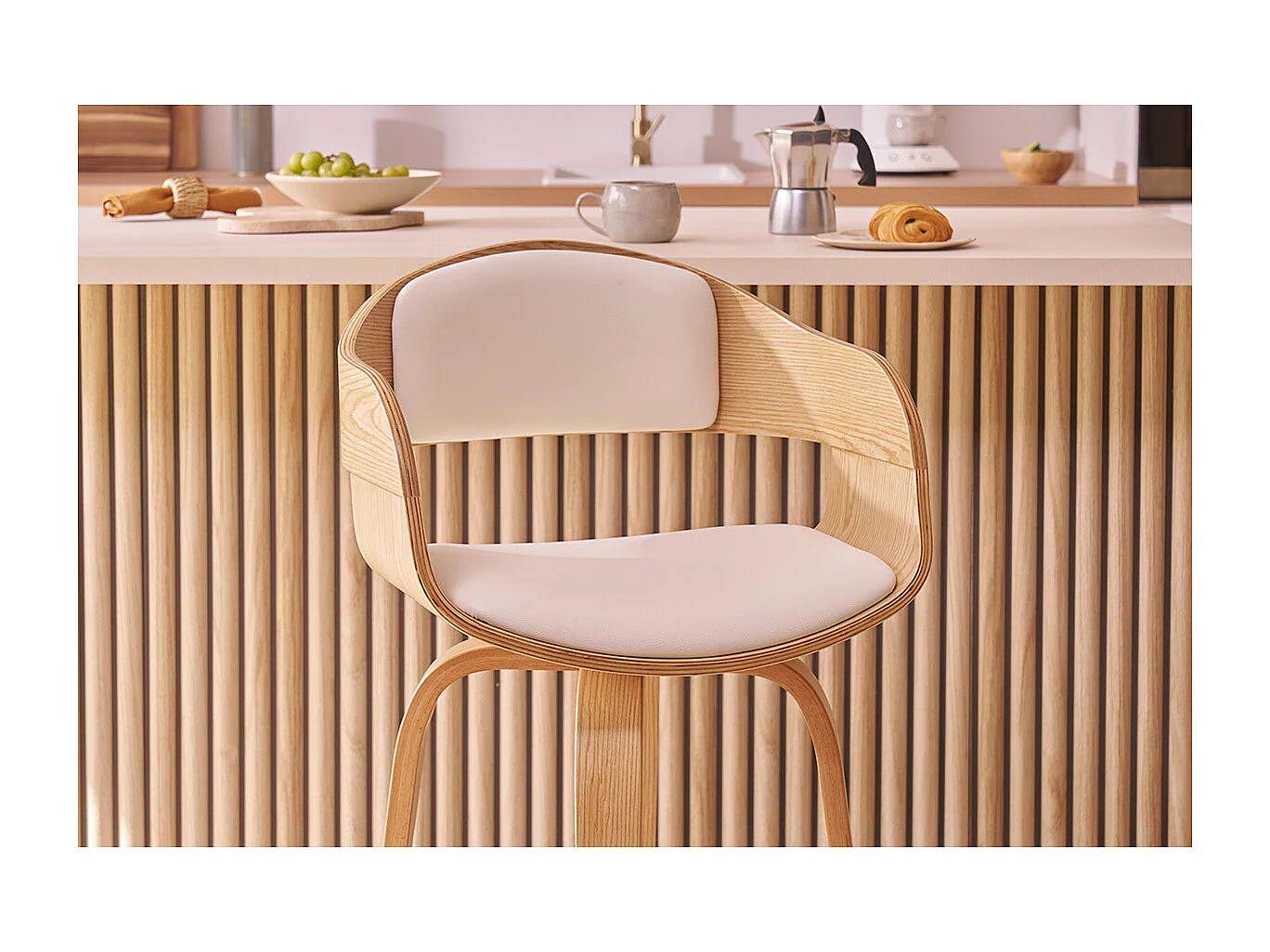 Taburete de cocina de diseño giratorio blanco con madera clara 67 cm GAO