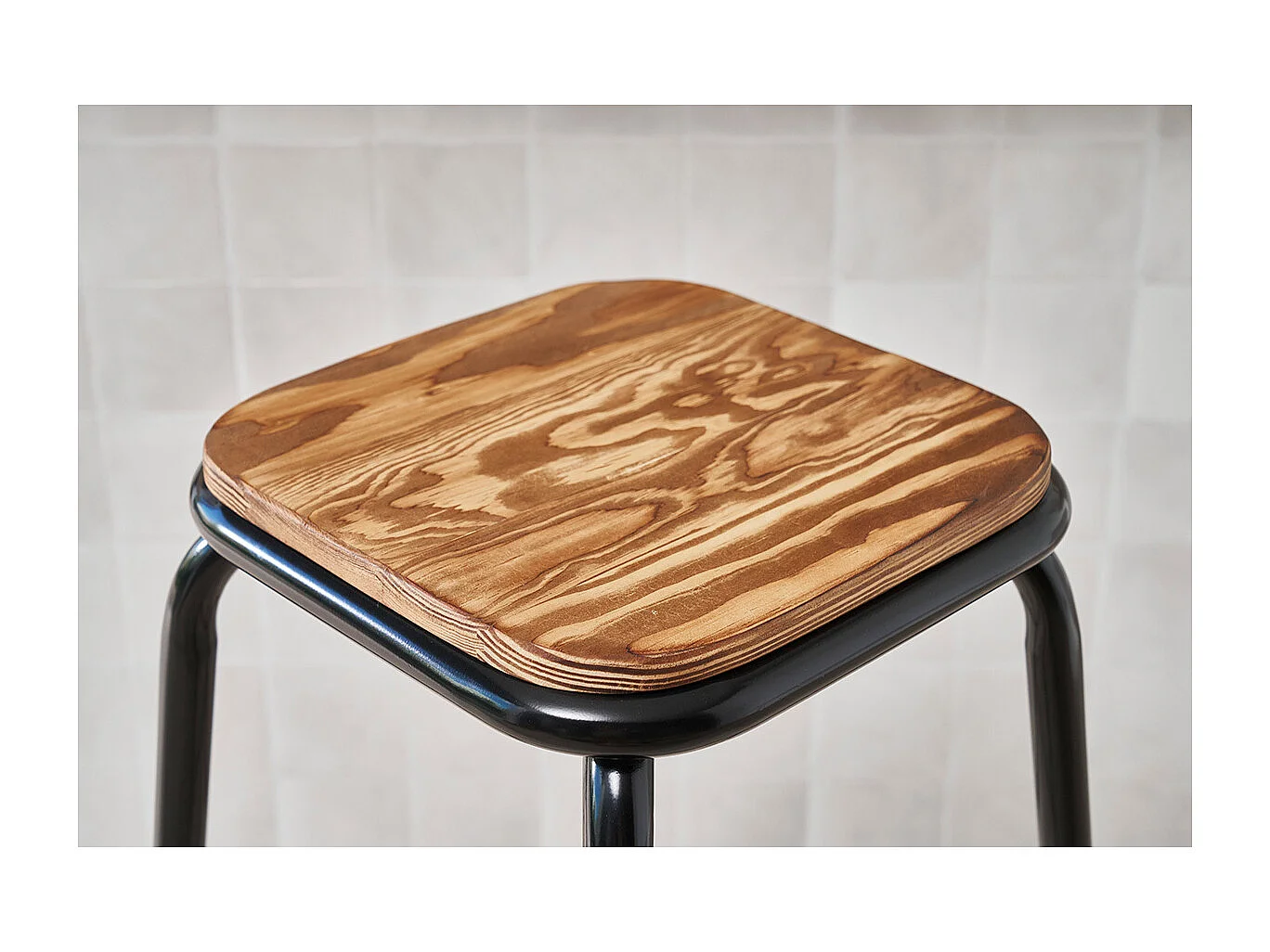 Taburete industrial negro y madera oscura 65 cm lote de 2 MEMPHIS