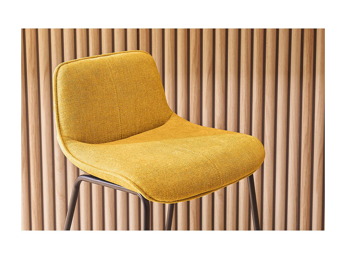 Set de 2 taburetes de cocina efecto aterciopelado texturizado amarillo mostaza y metal 65 cm BOOST