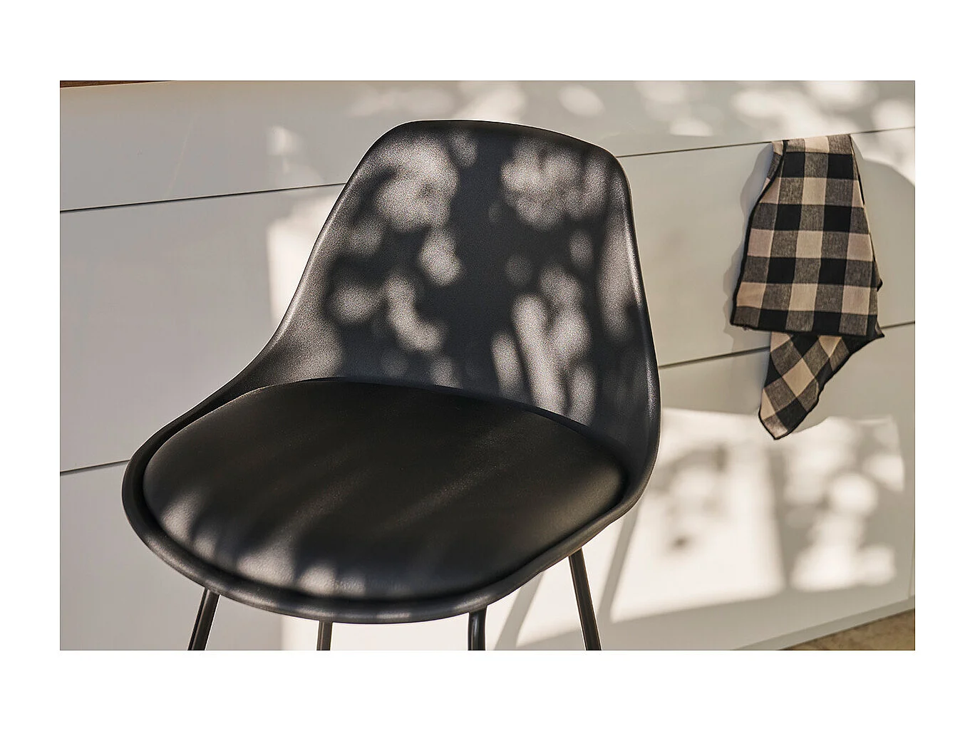 Schwarze Designer-Barhocker mit Metallbeinen 66 cm (2er-Set) FRANZ