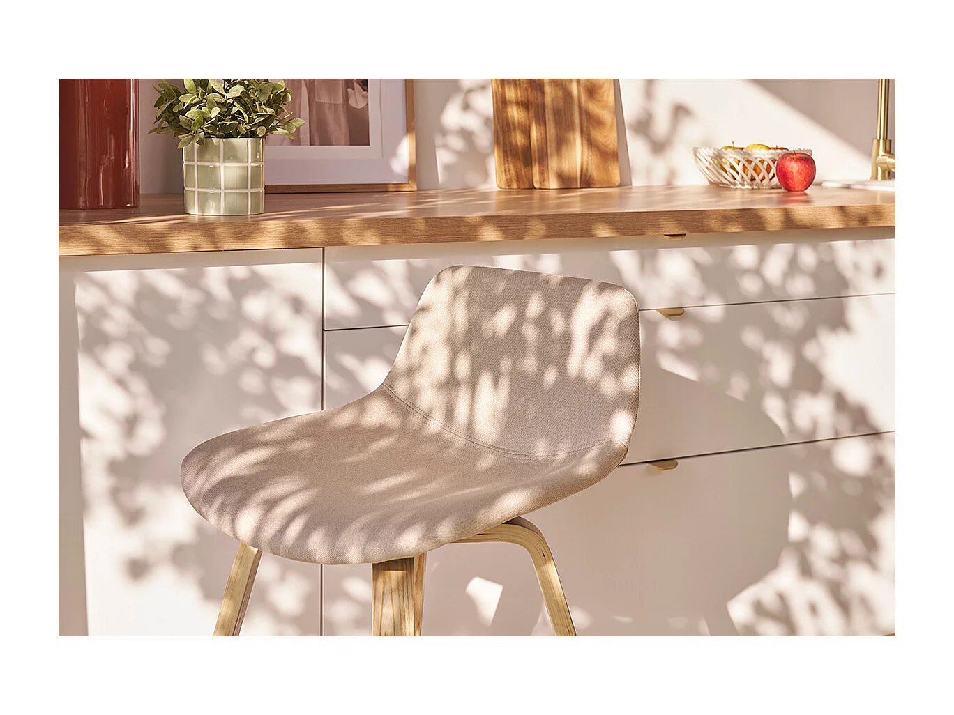 Tabourets de bar scandinaves beige et bois clair H65 cm (lot de 2) NONIE