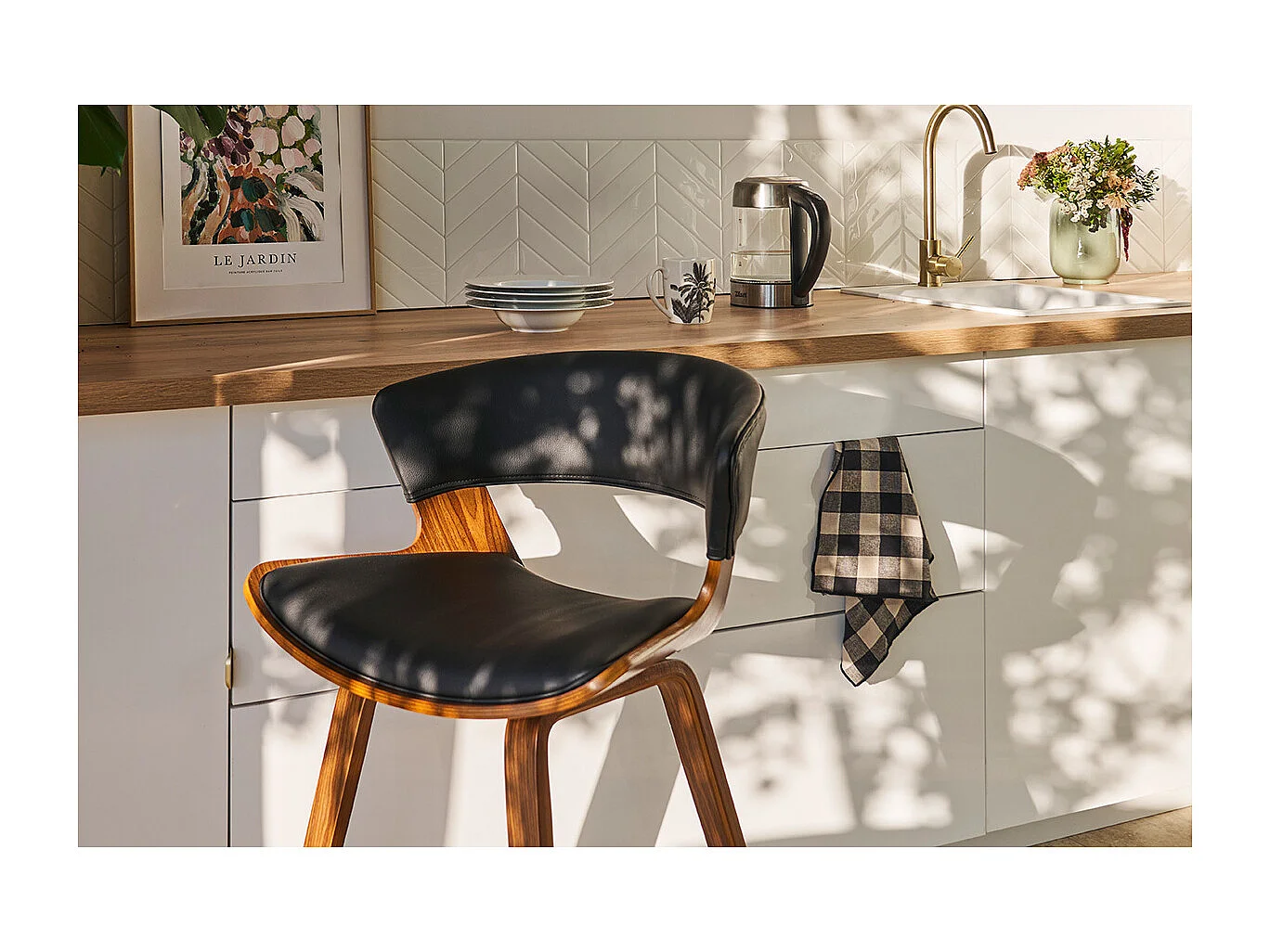 Taburete de cocina de diseño negro con madera oscura 65 cm SYRAH