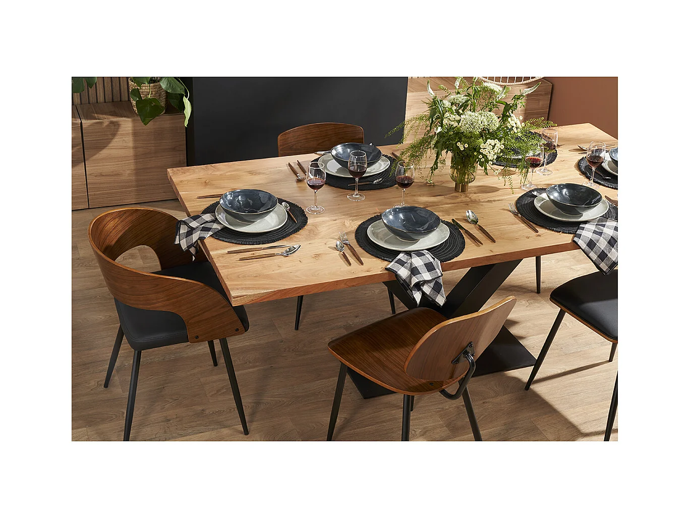 Mesa de comedor industrial rectangular de madera de acacia maciza y metal negro 200 cm VALLEY