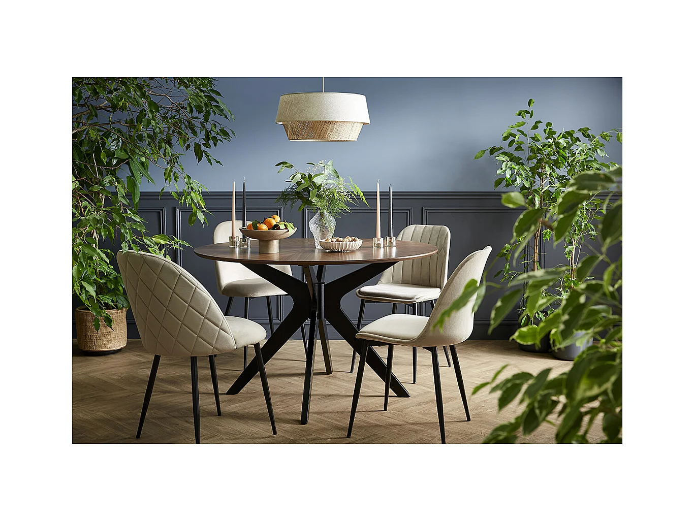 Table à manger design ovale noyer L160 cm DIELLI