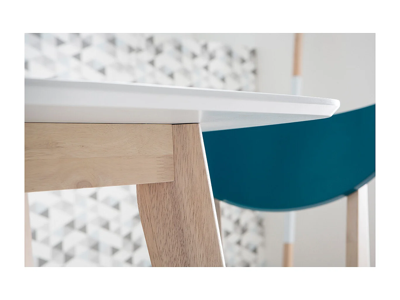 Table à manger design blanc et bois clair L120 cm LEENA