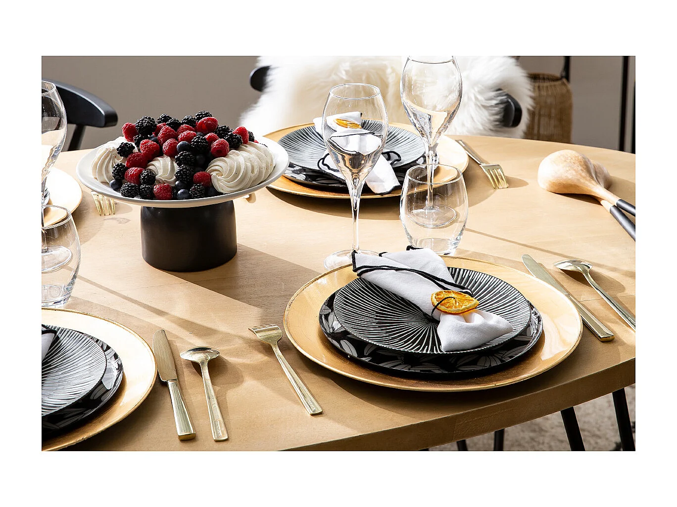 Tavolo da pranzo ovale in legno massello di mango L160 x l90 cm VIBES