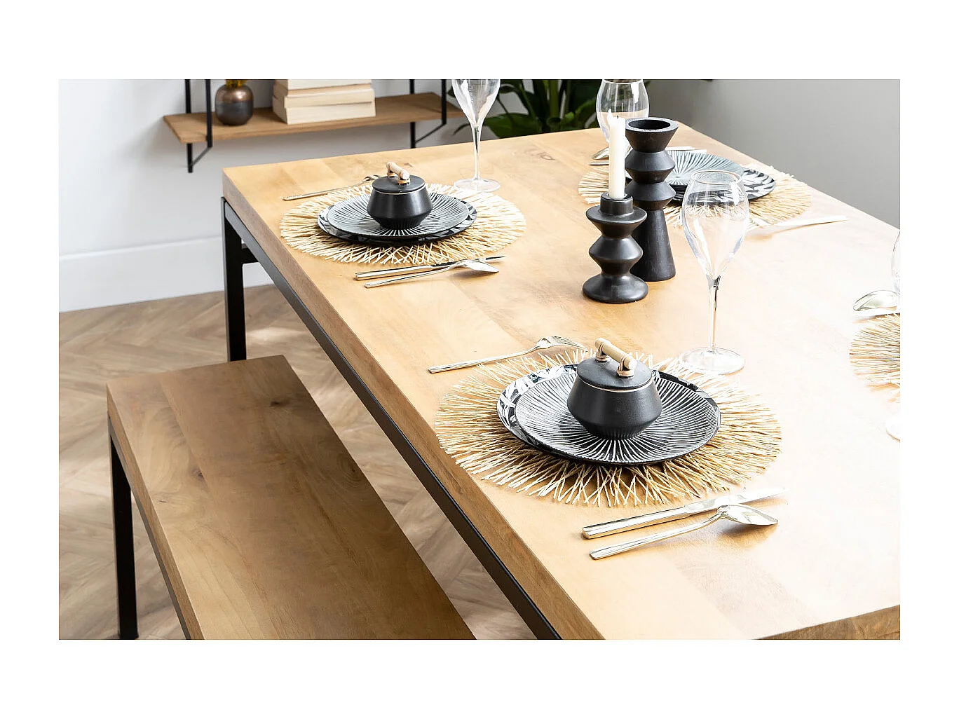 Esstisch im Industrie-Look Mangobaum und Metall L160 YPSTER