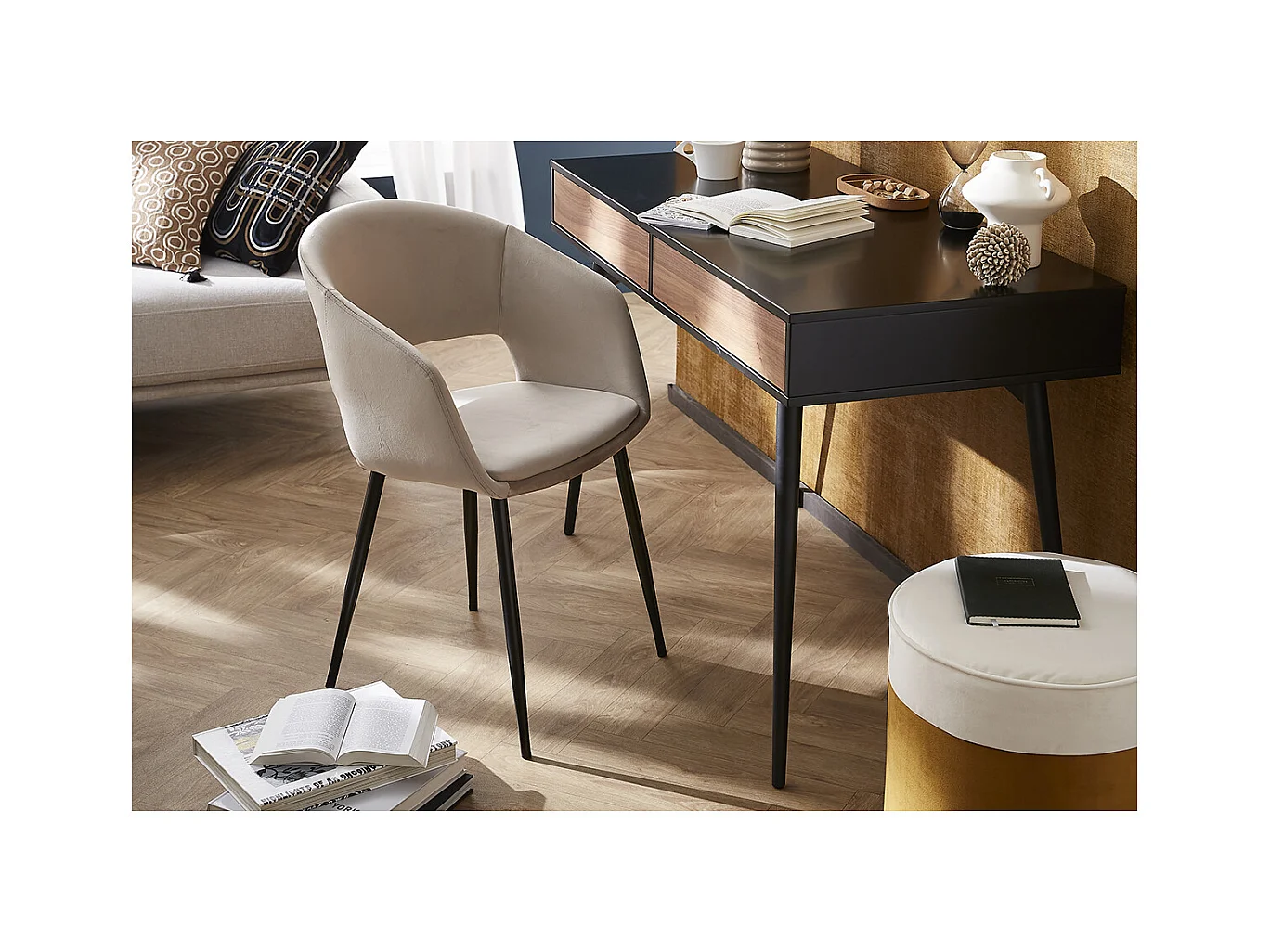Chaise design en tissu velours bleu pétrole et métal noir PRISMA