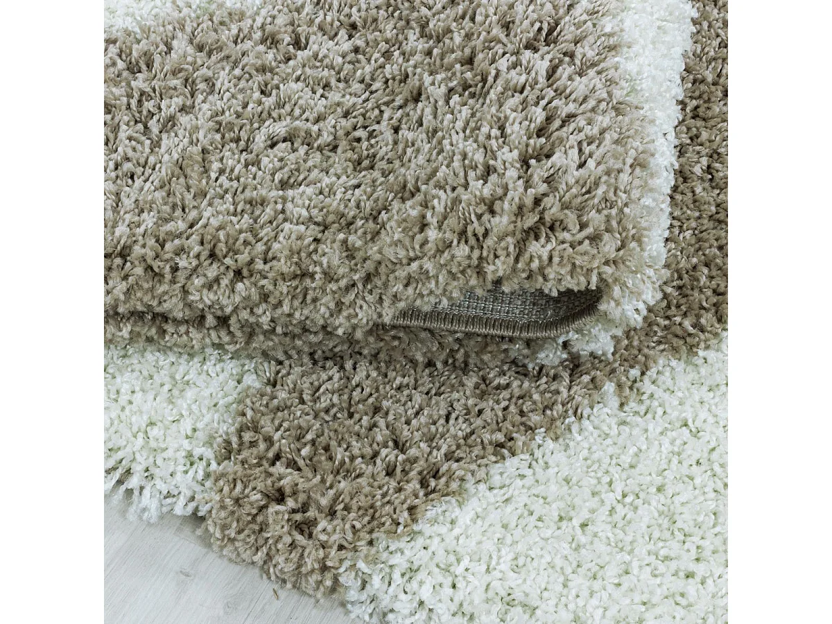 Tapis shaggy 280x370 rectangle tissé beige et crème motif géométrique