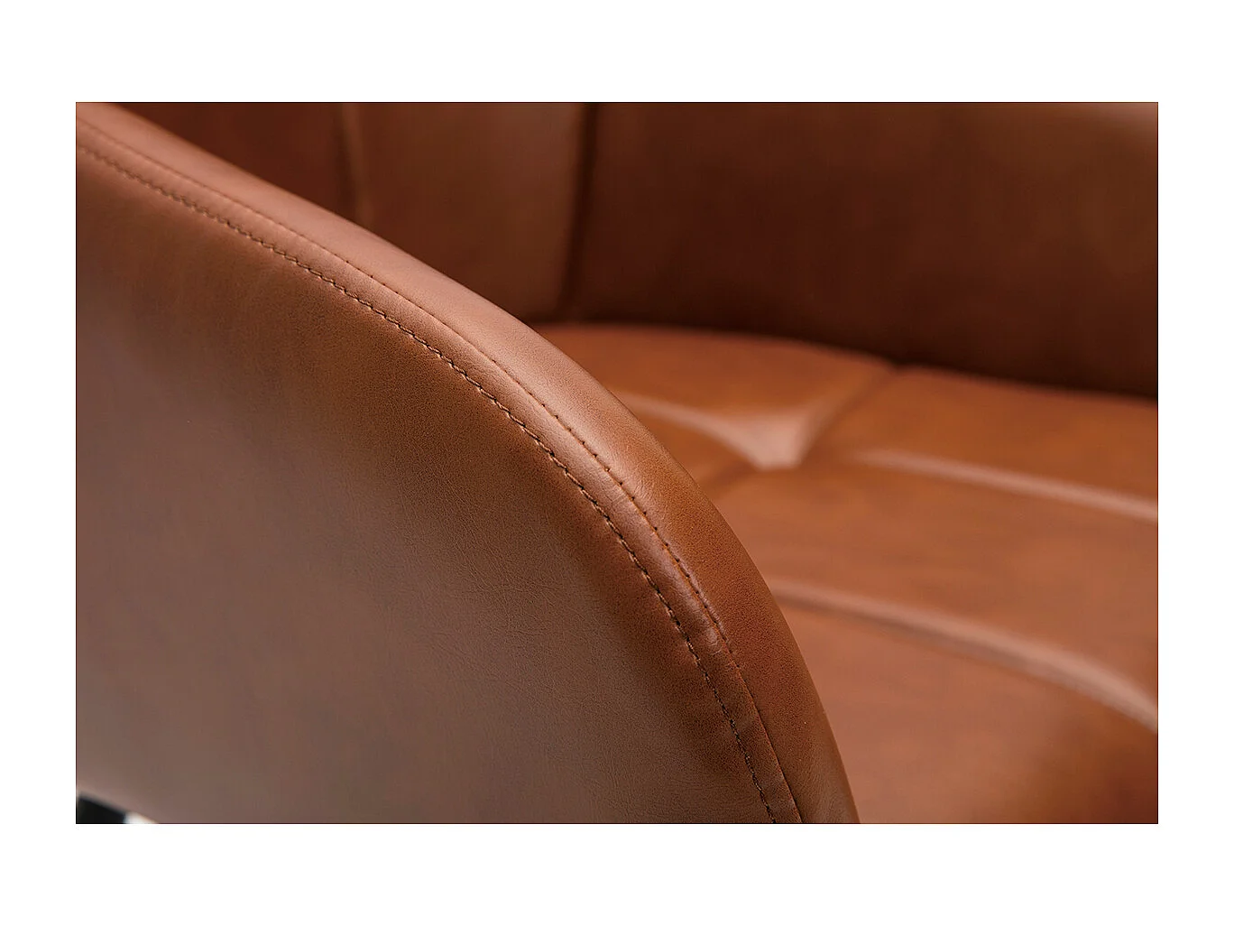 Set de 2 sillas de diseño acolchadas de poliuretano marrón y metal negro MONTERO