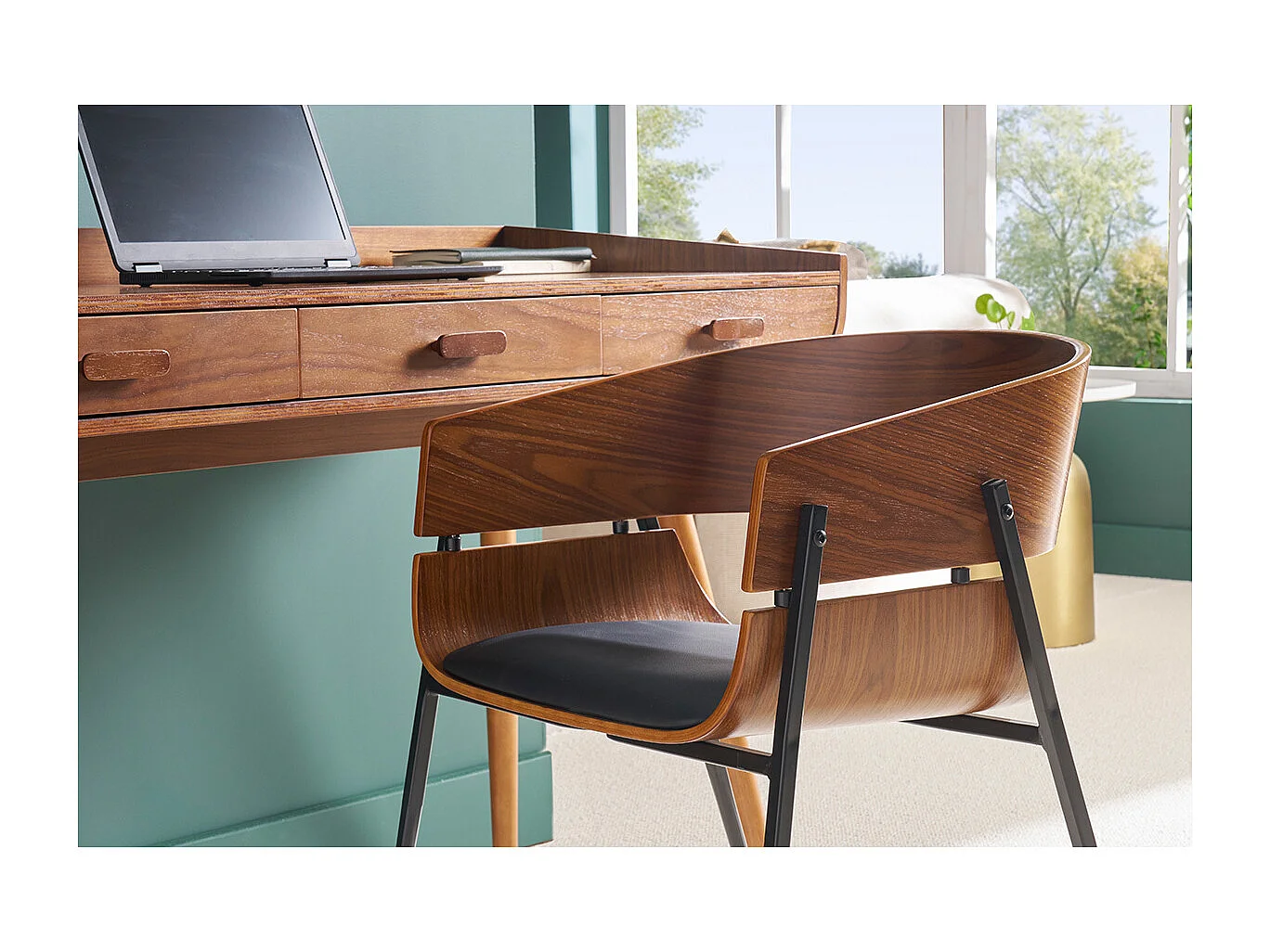 Design-Stuhl schwarz mit dunklem Holz WESS