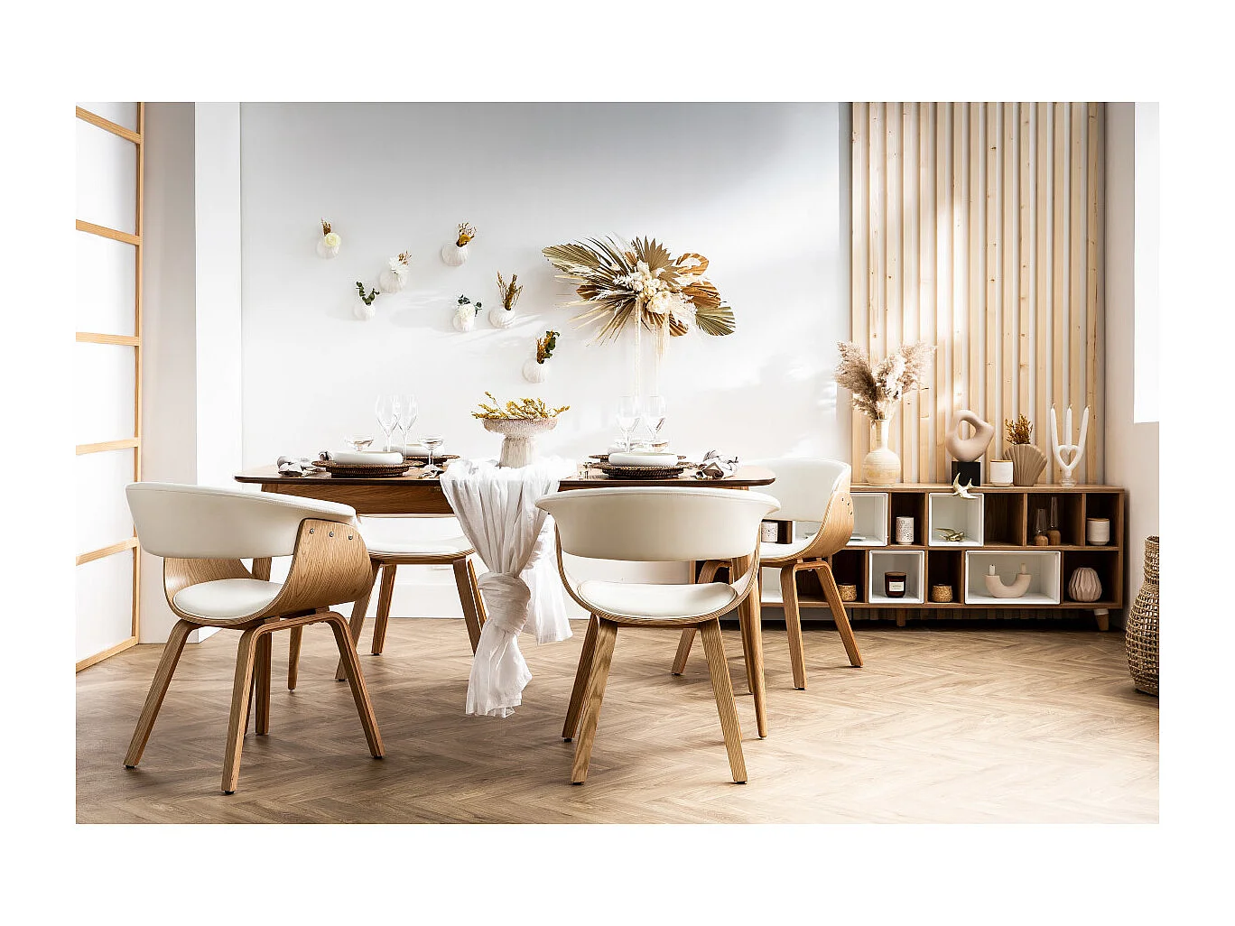 Design-Stuhl hellgrau und helles Holz BENT