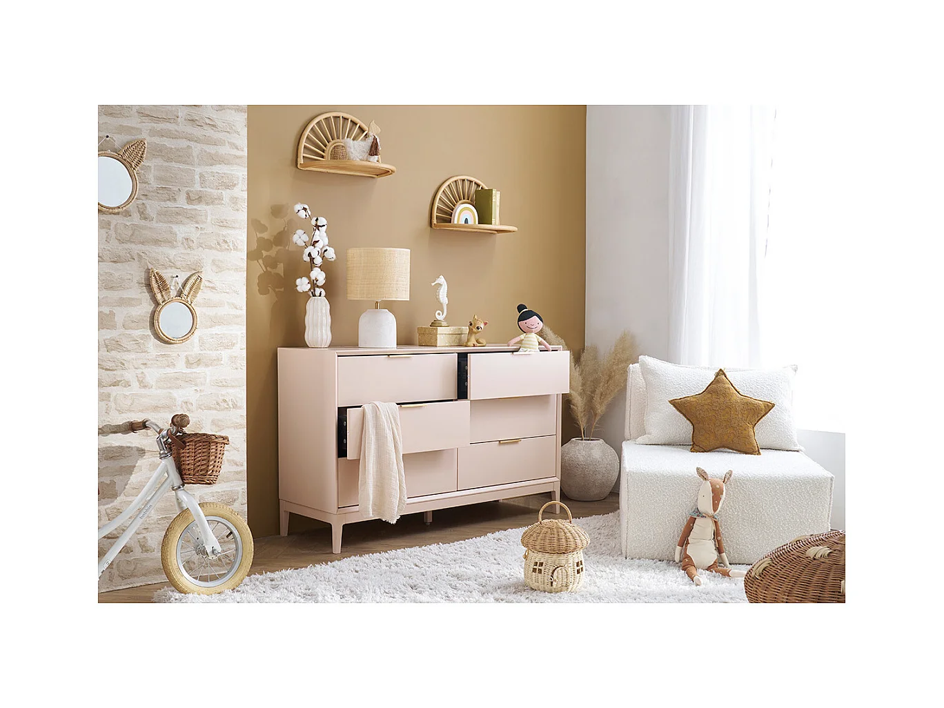 Cómoda de 6 cajones rosa palo y metal dorado 120 cm GIANA