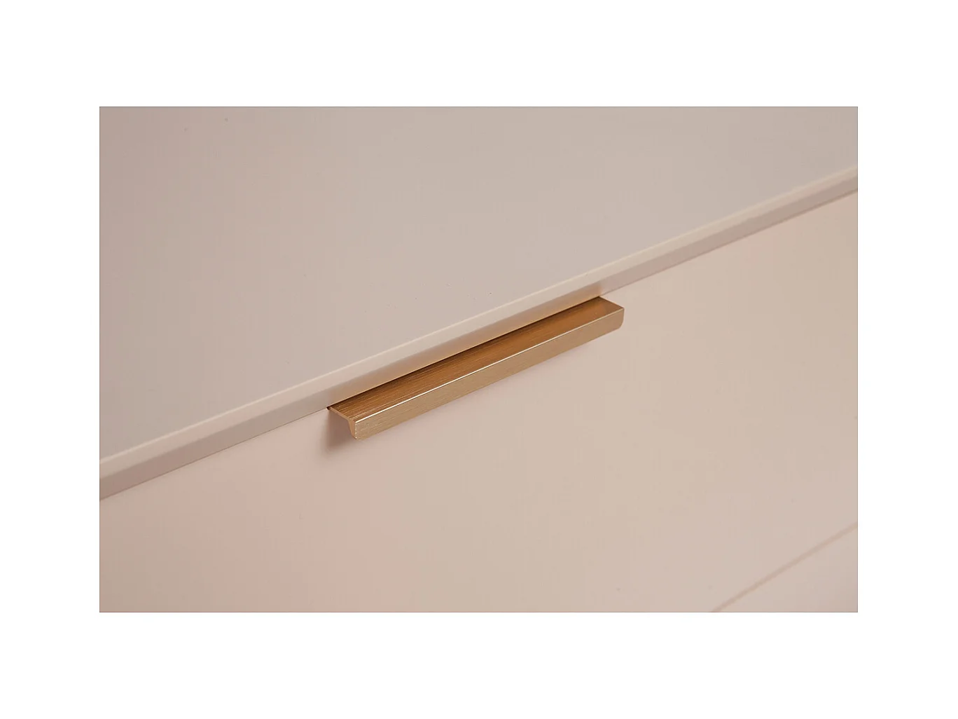 Cómoda de 6 cajones rosa palo y metal dorado 120 cm GIANA