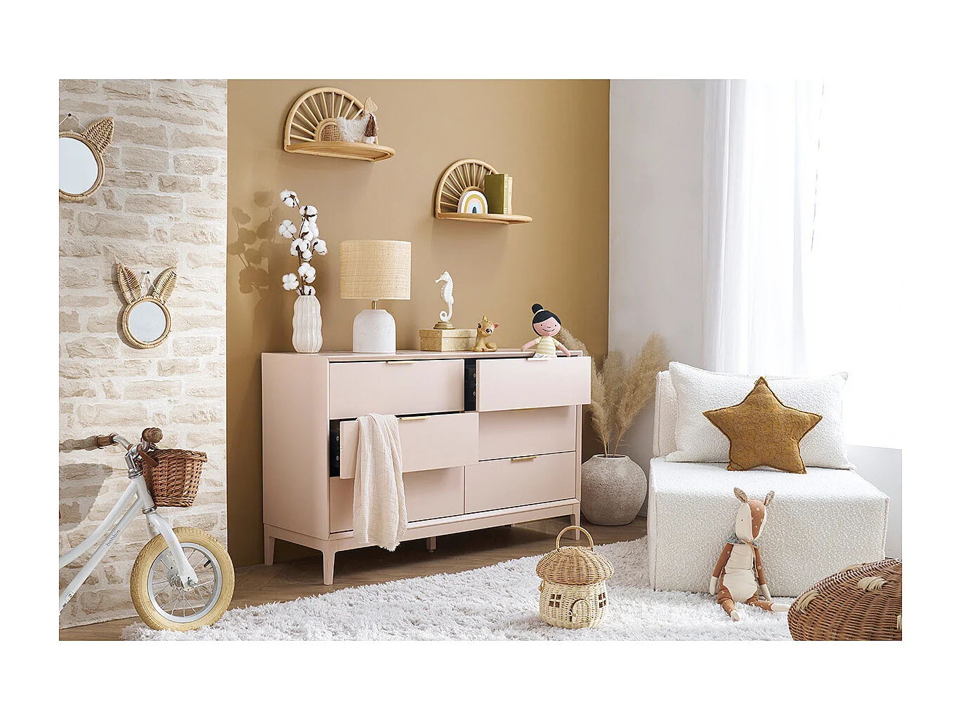 Cómoda de 6 cajones rosa palo y metal dorado 120 cm GIANA