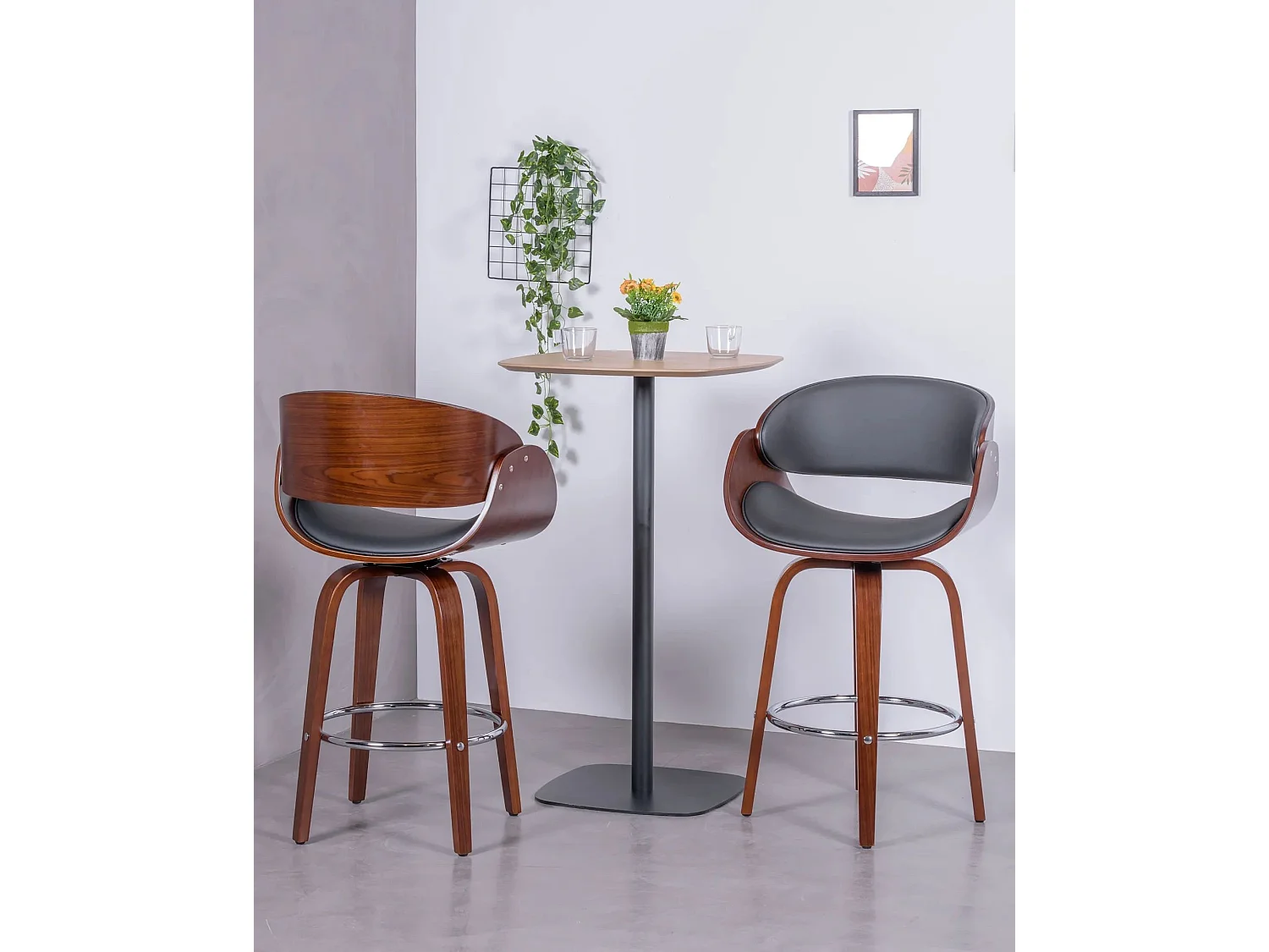 Scandinavische walnoothouten kruk met kunstleren kussen (66cm) - Burrow - Zwart