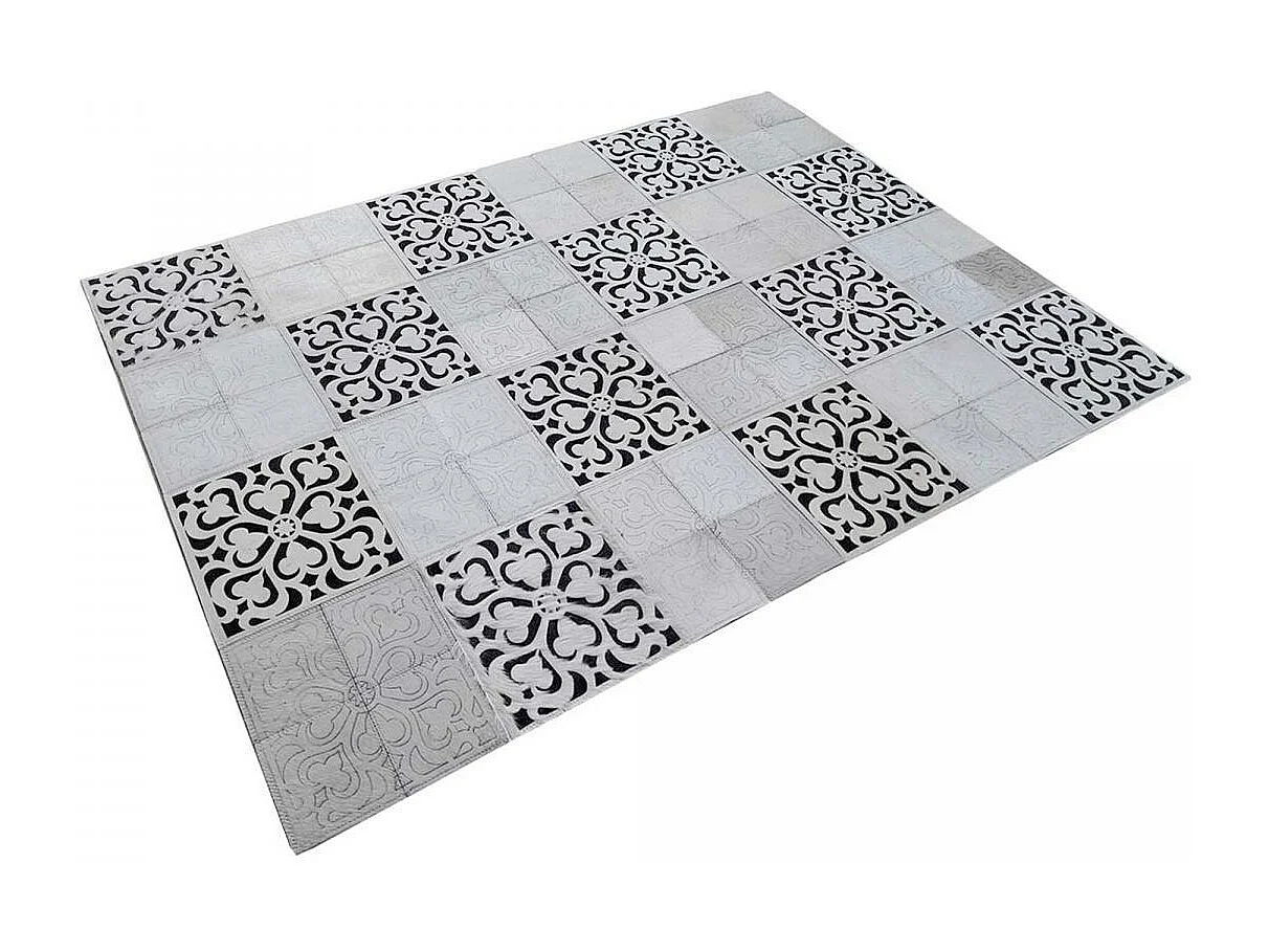Tapis peau de vache 120x170 kilim fait main noir