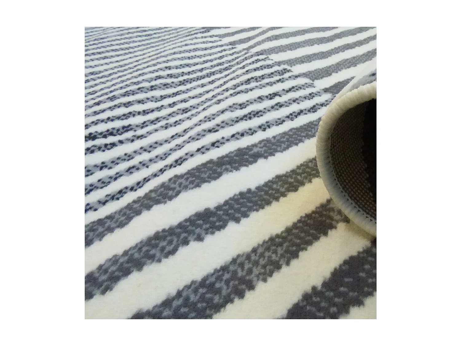 tapis chambre 60x110 tissé noir et gris rectangle motif géométrique AF2 ZIGRA