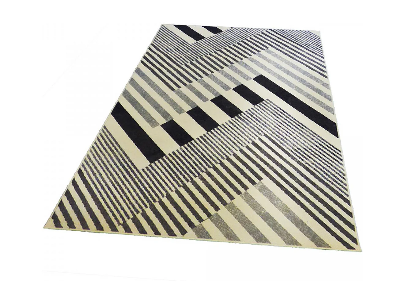 tapis chambre 60x110 tissé noir et gris rectangle motif géométrique LYN49 ZIGRA