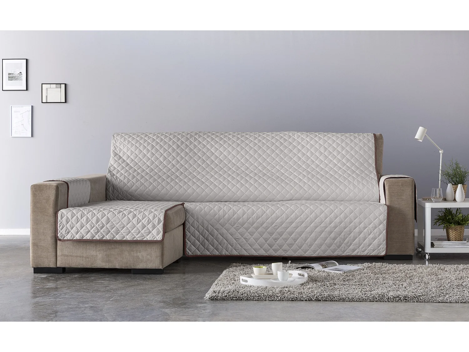 ESTORALIS | Cubre Sofá Acolchado  | Chaisse Longue 240 cm Brazo Izquierdo | Tela 240 x 255 cm | Modelo EDEN Color Beige