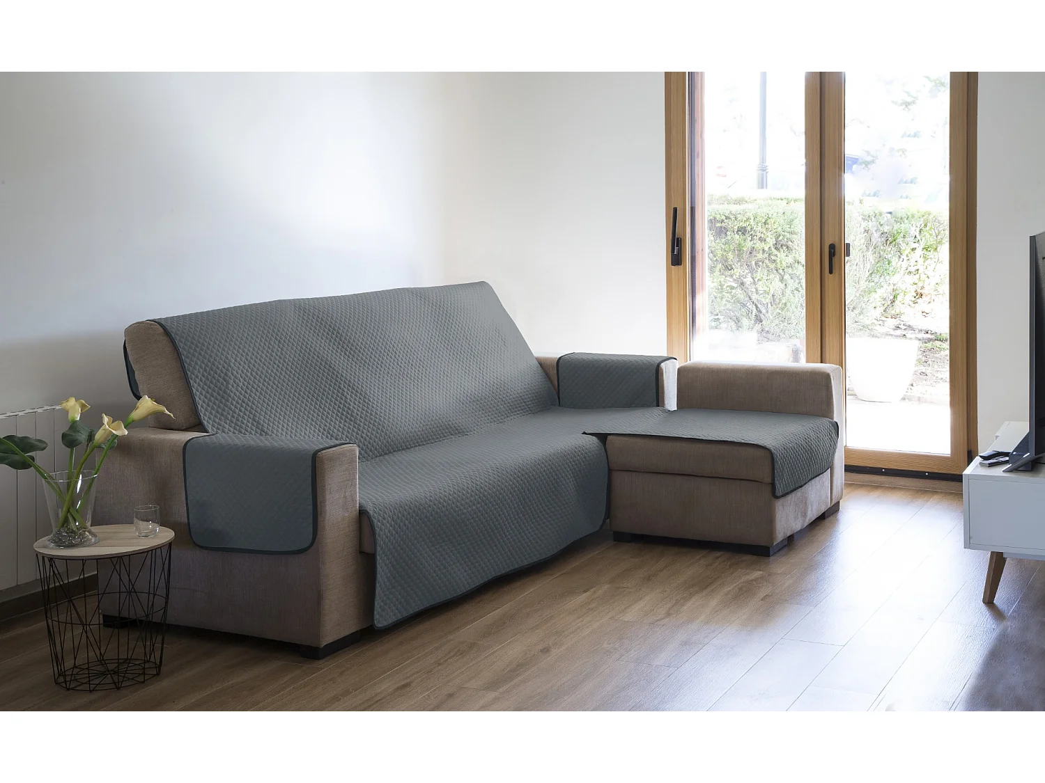ESTORALIS | Cubre Sofá Acolchado  | Chaisse Longue 240 cm Brazo Derecho | Tela 240 x 255 cm  | Modelo AVA Color Gris