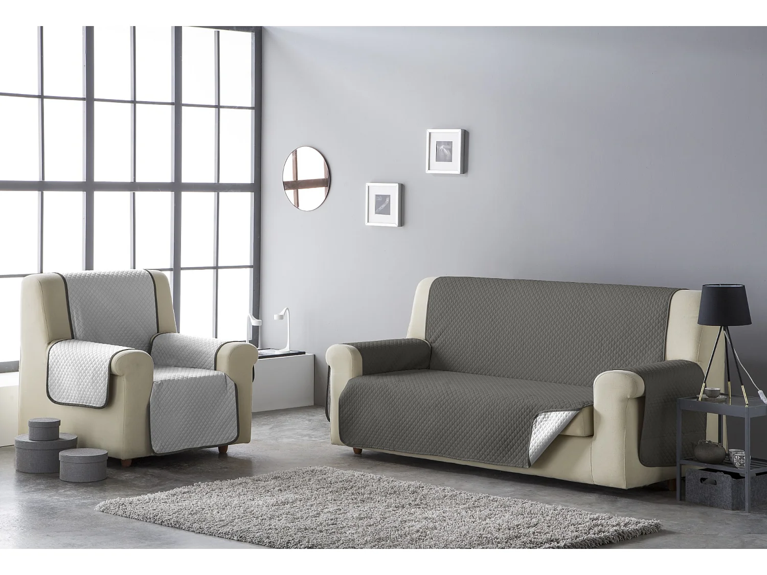 ESTORALIS | Cubre Sofá Acolchado Reversible | Para Sofa de 4 Plazas | Tela 190 x 210 cm  | Modelo AVA Color Blanco/Taupe