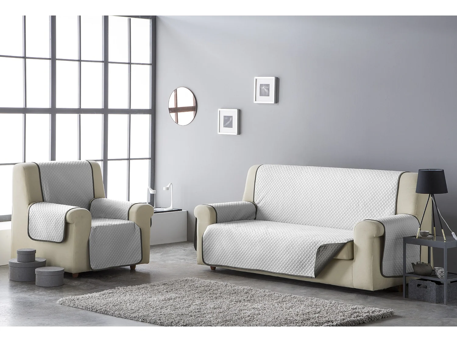 ESTORALIS | Cubre Sofá Acolchado Reversible | Para Sofa de 4 Plazas | Tela 190 x 210 cm  | Modelo AVA Color Blanco/Taupe