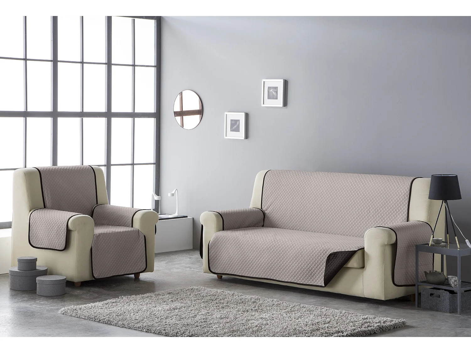 ESTORALIS | Cubre Sofá Acolchado Reversible | Para Sofa de 2 Plazas | Tela 110 x 210 cm  | Modelo AVA Color Beige/Marron