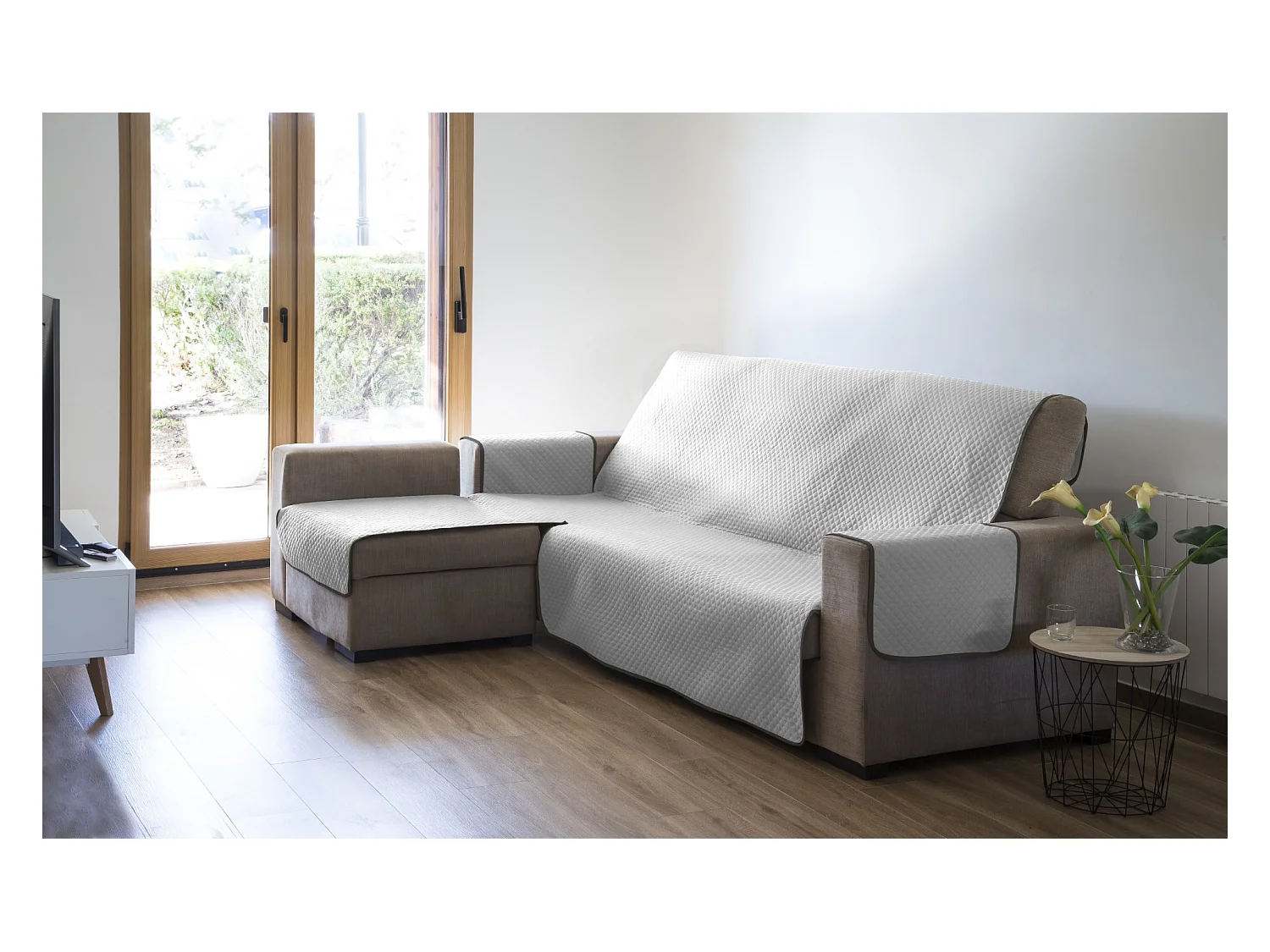 ESTORALIS | Cubre Sofá Acolchado  | Chaisse Longue 290 cm Brazo Izquierdo | Tela 290 x 255 cm  | Modelo AVA Color Blanco