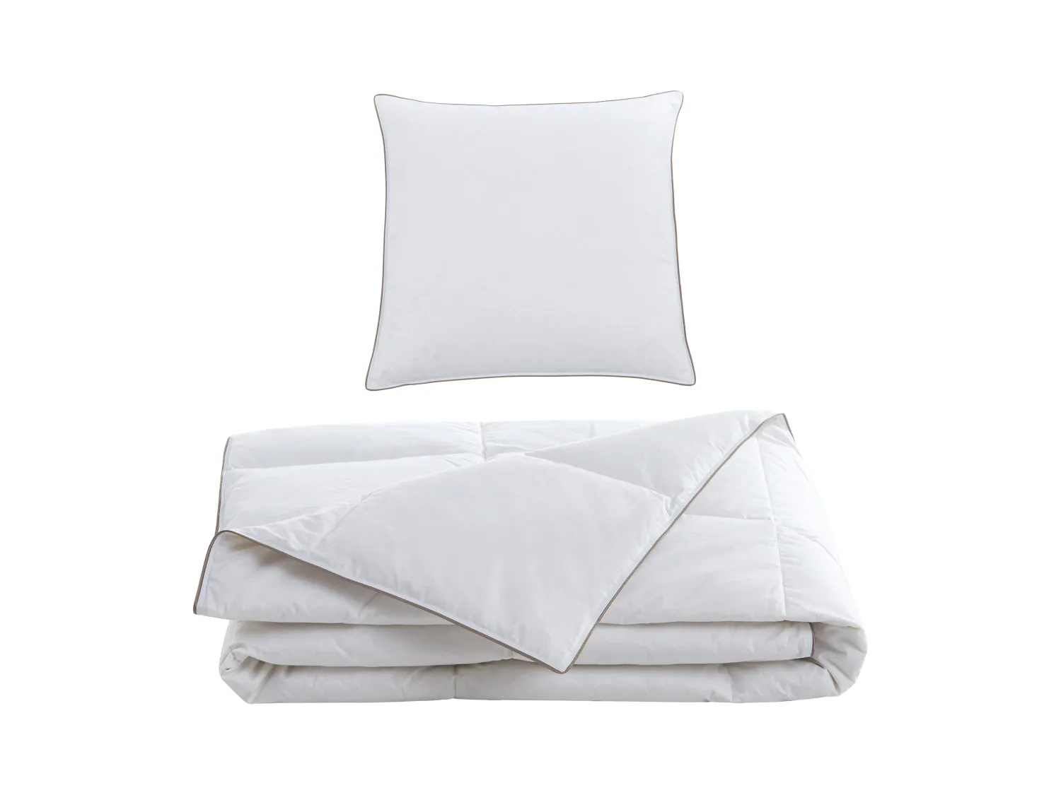Pack couette 140 x 200 cm + 1 oreiller 65 x 65 cm anti-acariens enveloppe 100% percale et garnissage plumettes et duvet - Blanc passepoil taupe - FEATH de PALACIO