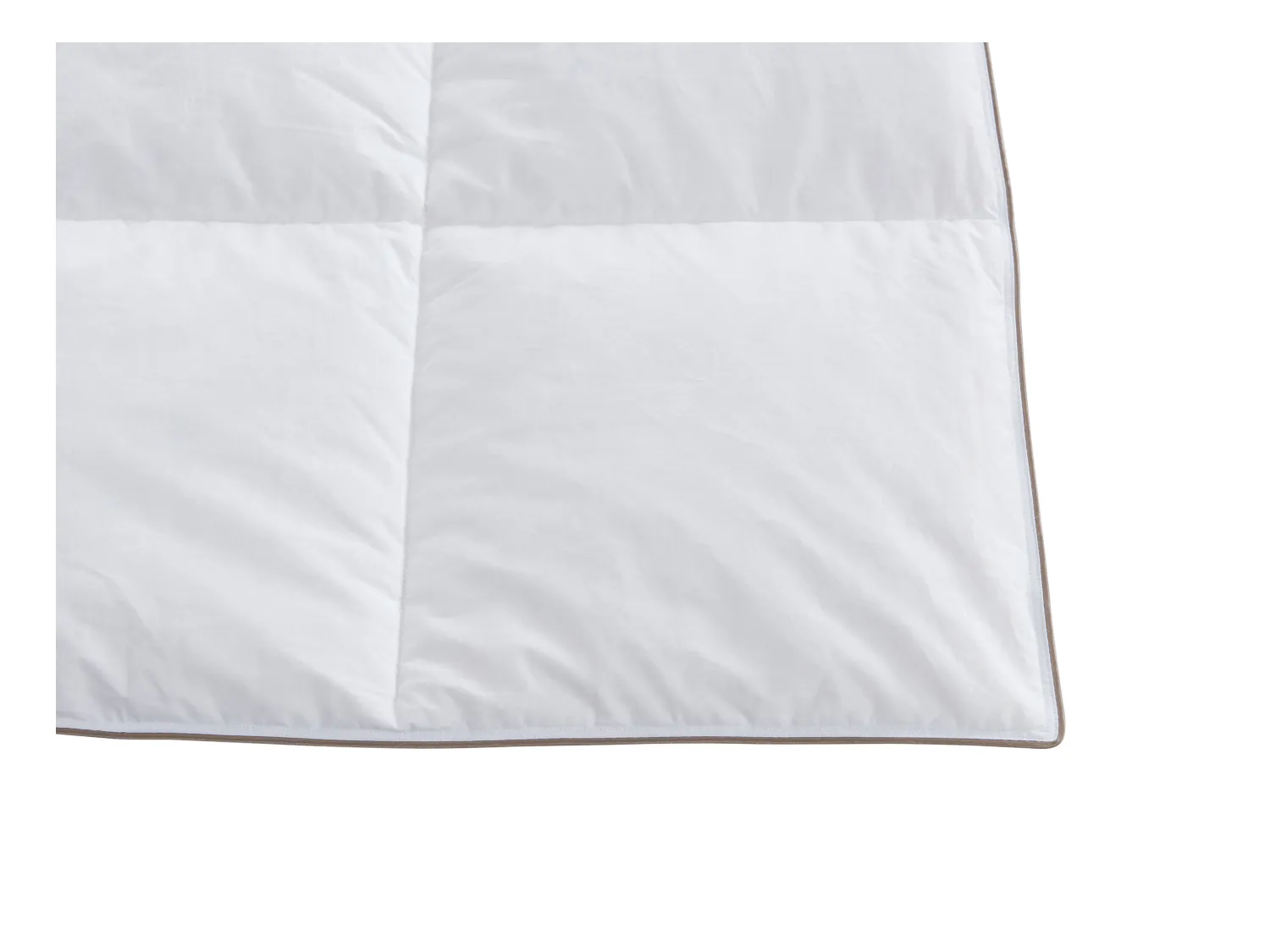 Pack couette 240 x 260 cm + 2 oreillers 65 x 65 cm anti-acariens enveloppe 100% percale et garnissage plumettes et duvet - Blanc passepoil taupe - FEATH de PALACIO