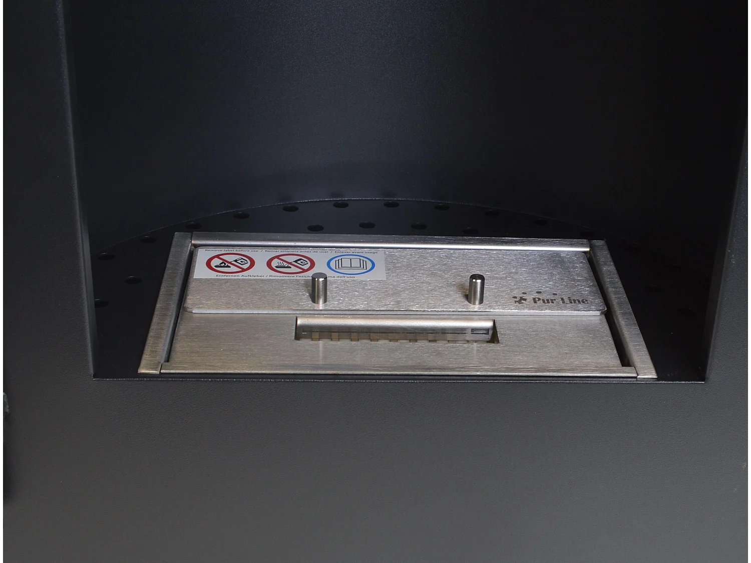 Estufa de etanol compacta en negro