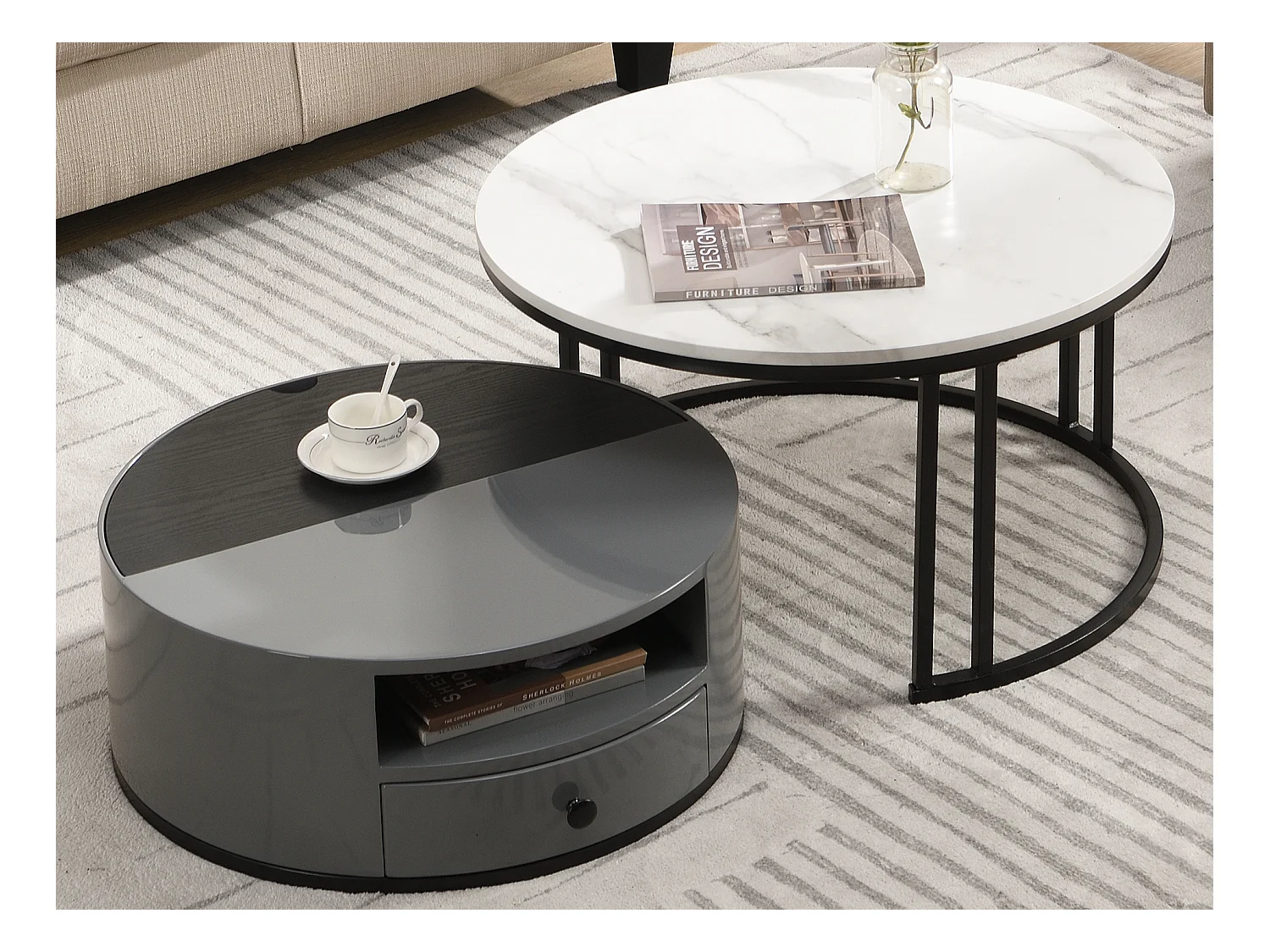 Lot de 2 Tables basses gigognes en deux parties - Aspect et rangements marbre PVC noir et gris, fûts brillants, design élégant