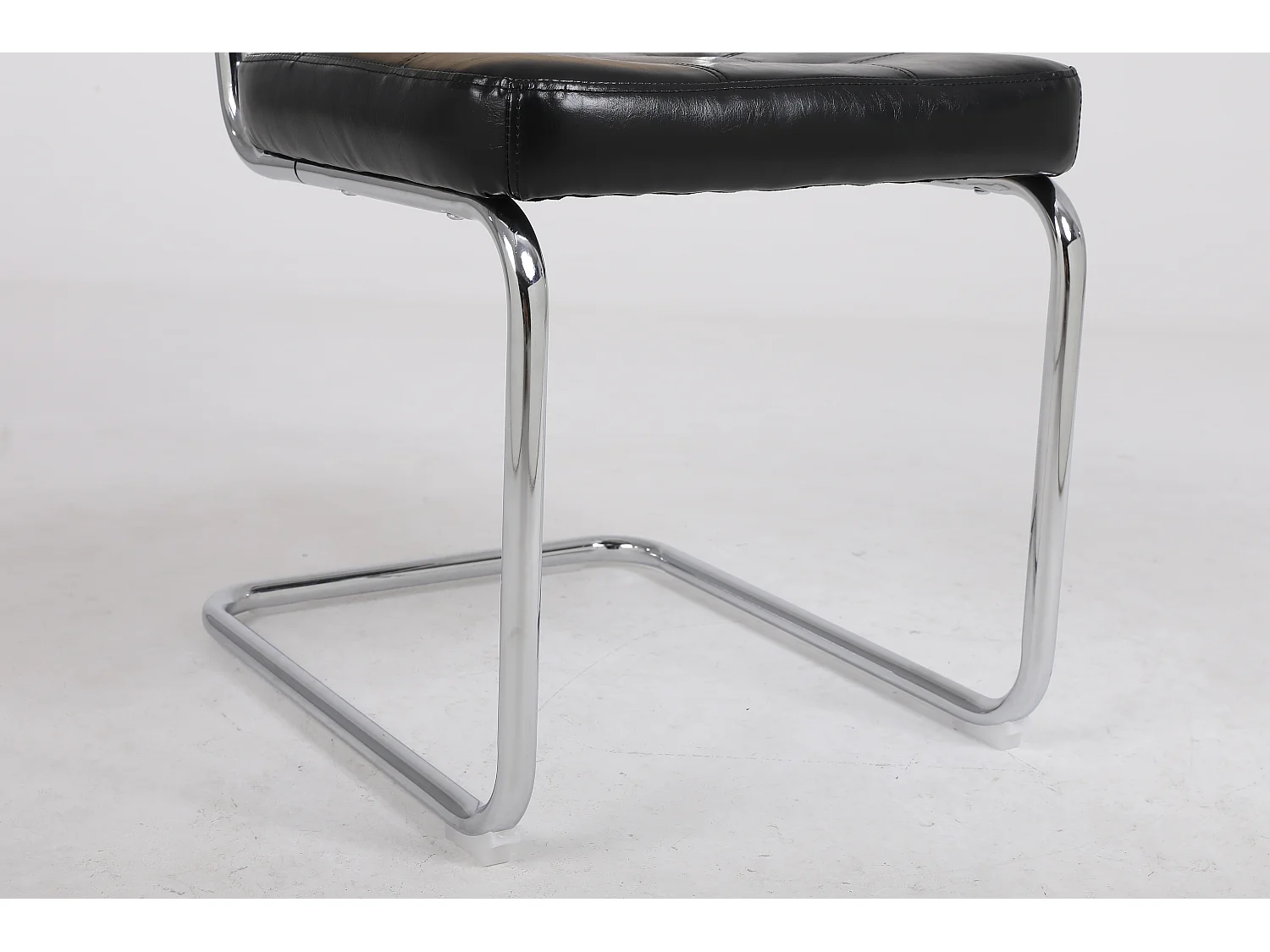 Lot de 2 Chaises de salle à manger en rotin et cuir avec pieds en métal - Noir