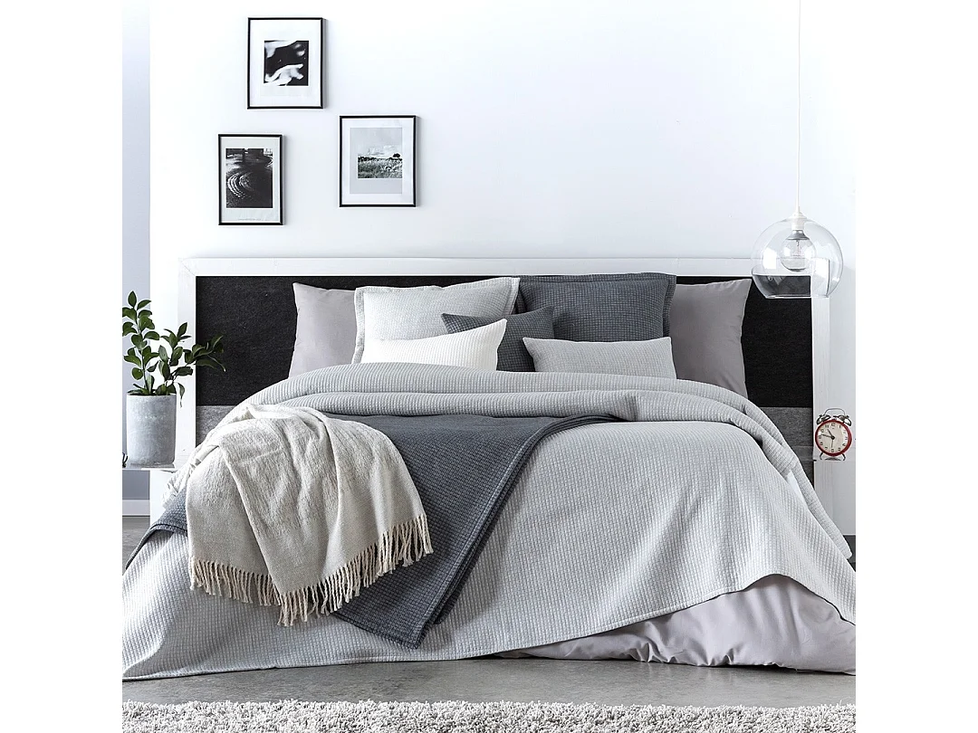 Naf Naf Brenne parelsprei 180x270 cm